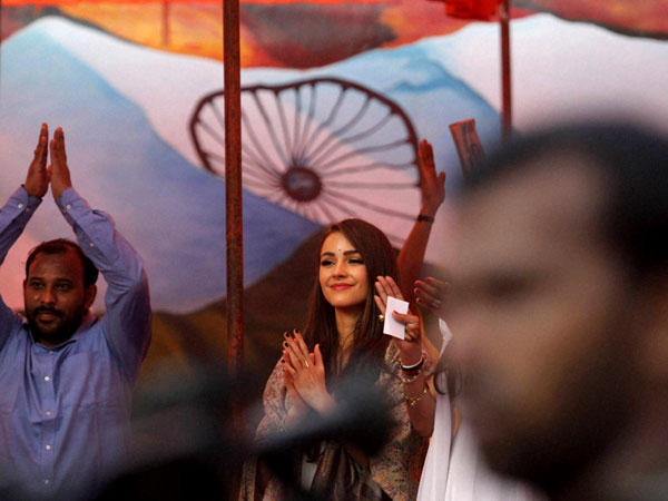 Miss Universe Olivia Culpo visits Tihar