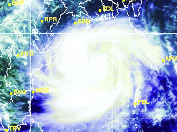 Cyclone: Antony prepares forces