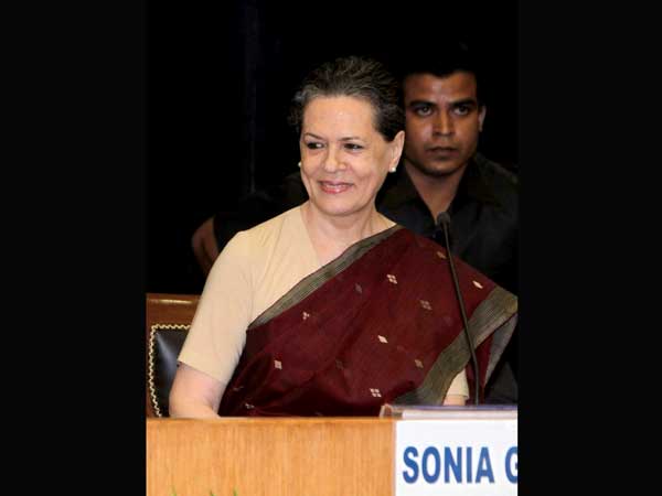 Tully: E-mail on Sonia Gandhi is false