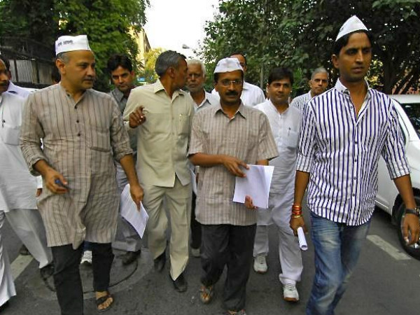 Kejriwal begins door-to-door campaign