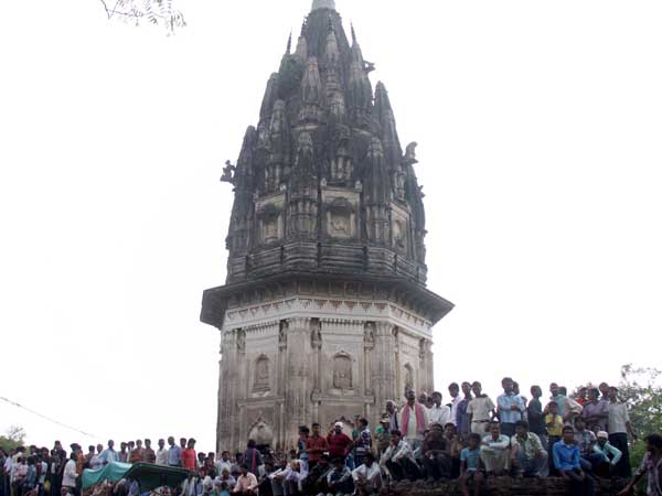 Unnao: Treasure hunt enters fourth day