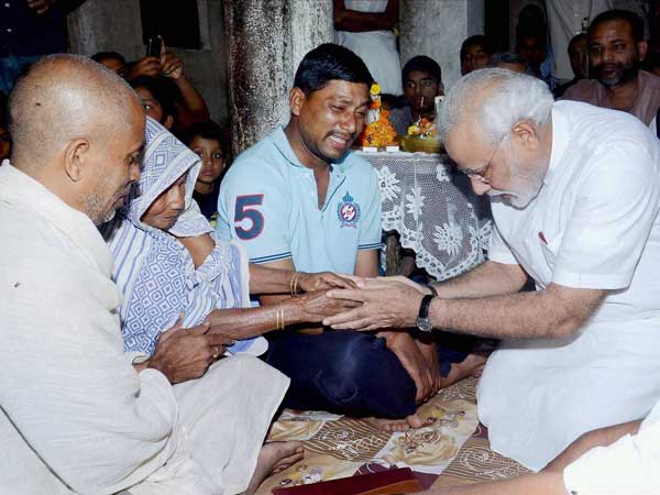 Narendra Modi meets victims' families