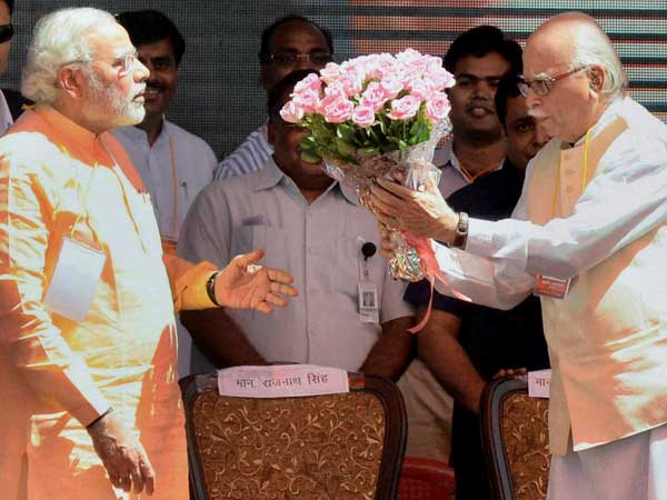Modi wishes Advani on Birthday