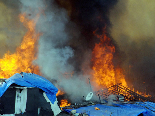Fire in Mumbai building site