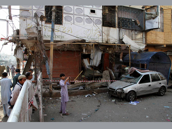 5 killed as twin blasts rock Karachi