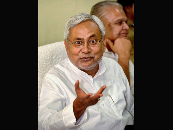 Nitish Kumar takes a swipe at Modi