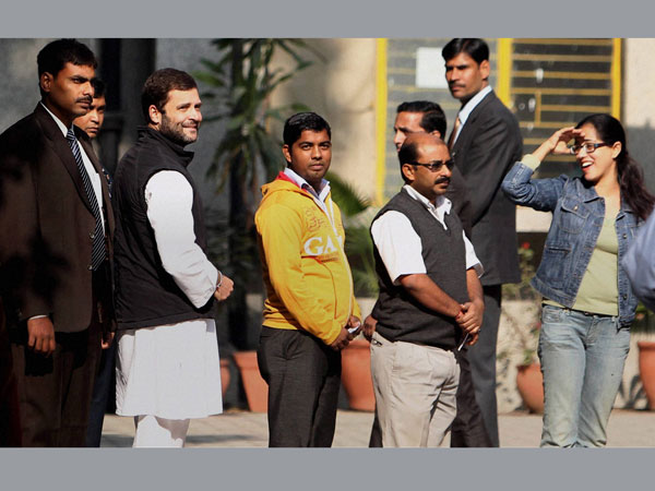Rahul Gandhi queues up to vote in Delhi Rahul Gandhi queues up to vote in Delhi