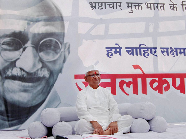 Hazare's fast enters day two 