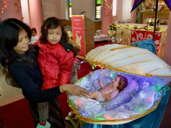 Believers flock to Bethlehem