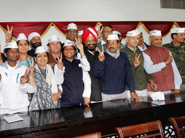 Former BJP MLA Kanu Kalsariya joins AAP