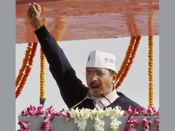 Protests outside Kejriwal's house 