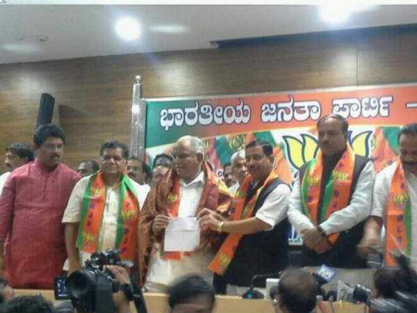 Yeddyurappa formally rejoins BJP