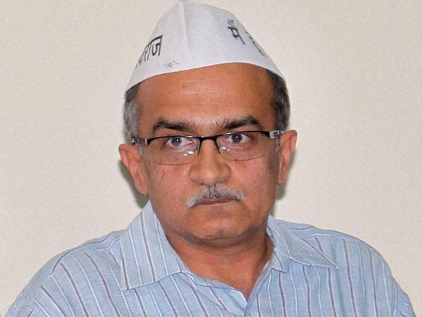 AAP meet disrupted, protester raises slogans against Bhushan