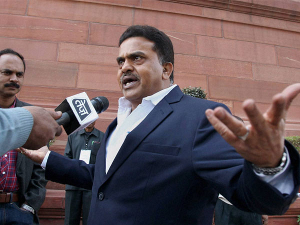 Cong protests over power tariff