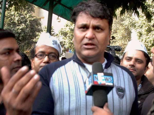 AAP sends notice to Binny, asks to reply by Saturday 5pm