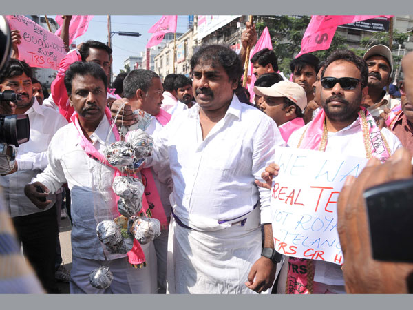 AP House adjourned over Telangana Bill