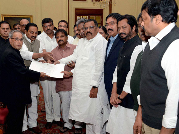 Kiran, Jagan meet Pranab