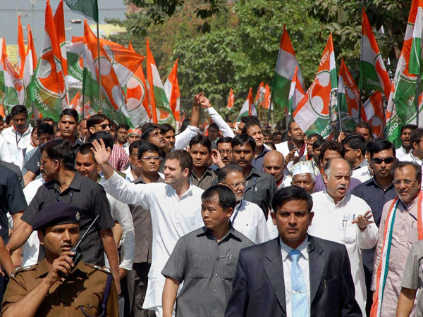 Rahul Gandhi takes on Modi in Gujarat 