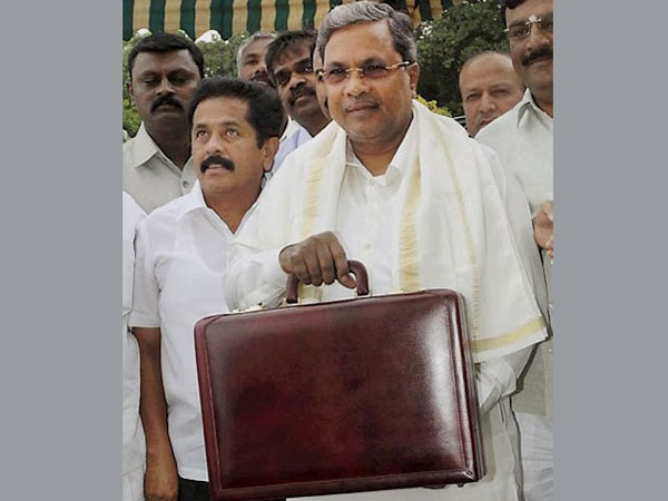 Siddaramaiah presents budget with poll in mind Siddaramaiah presents budget with poll in mind