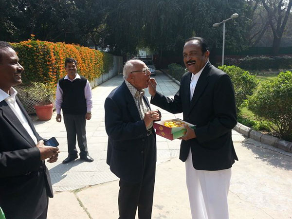 Jethmalani, Vaiko happy with SC verdict