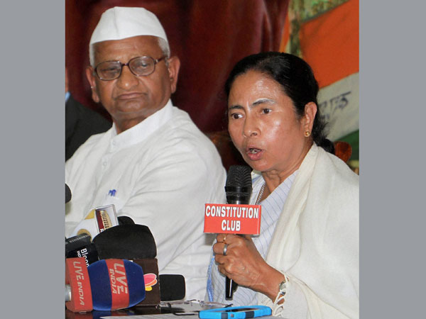 Hazare: Won't support Modi or Arvind