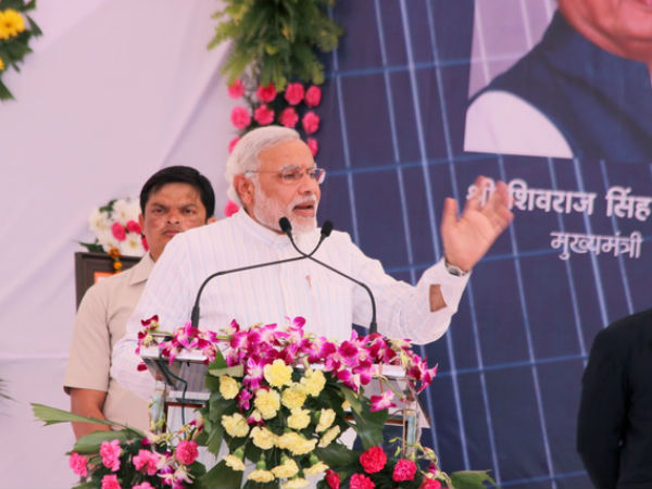 (Pics) MP: Modi launches Solar Power Plant