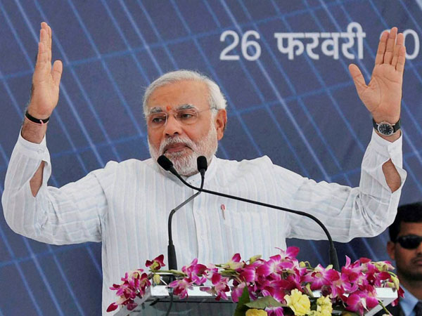 Modi addresses traders convention