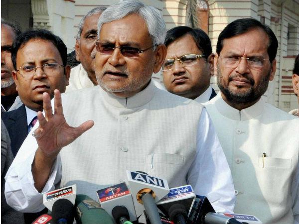 NItish rules out Cong, JD(U) alliance