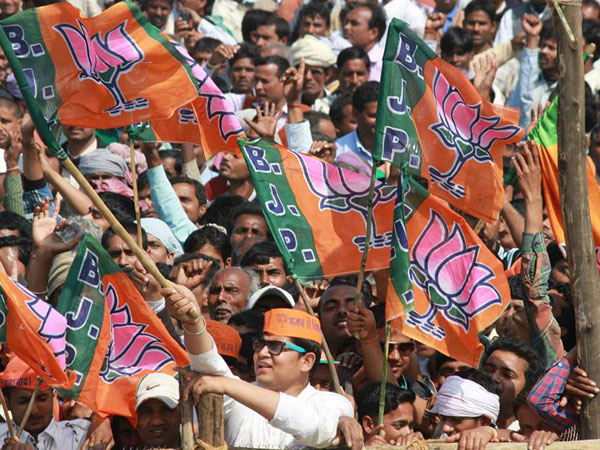 Poll predicts BJP wave in UP, Bihar 