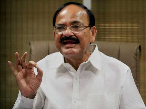 Venkaiah Naidu criticises Cong govt 