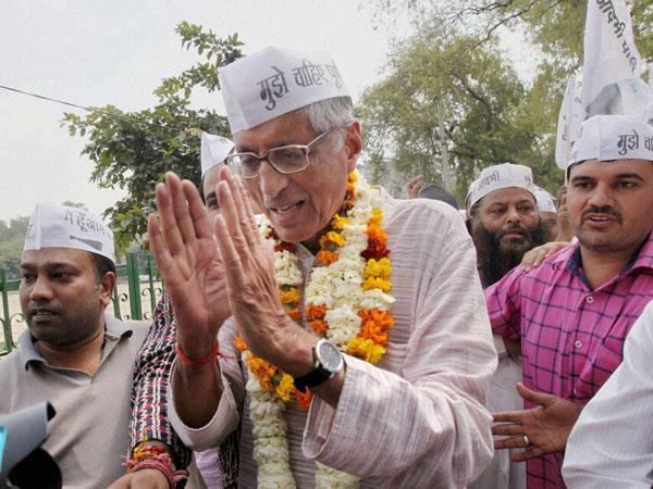 AAP's Rajmohan Gandhi files nomination from East Delhi