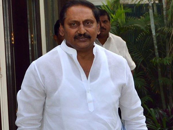 Kiran Kumar Reddy, Chiranjeevi in war of words over bifurcation Kiran Kumar Reddy, Chiranjeevi in war of words over bifurcation