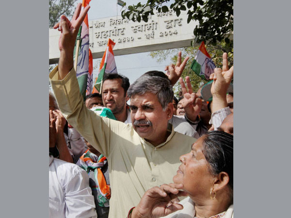 Dikshit declares assets worth Rs 7.3 cr