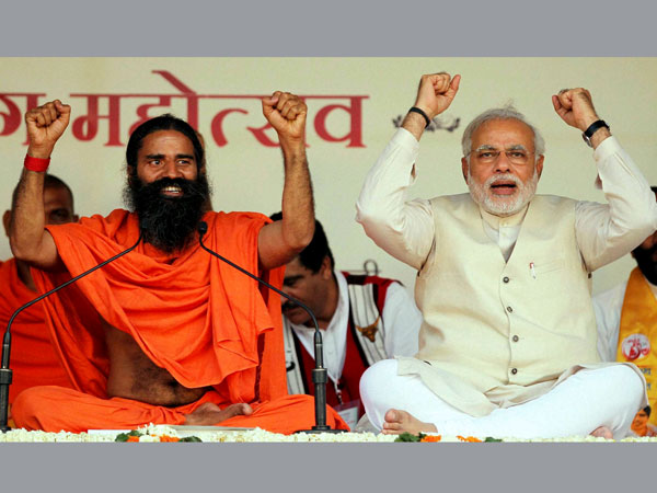Narendra Modi with Baba Ramdev during 'Yoga Mahotsav'