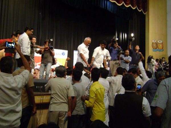 bangalore-debate-chaos