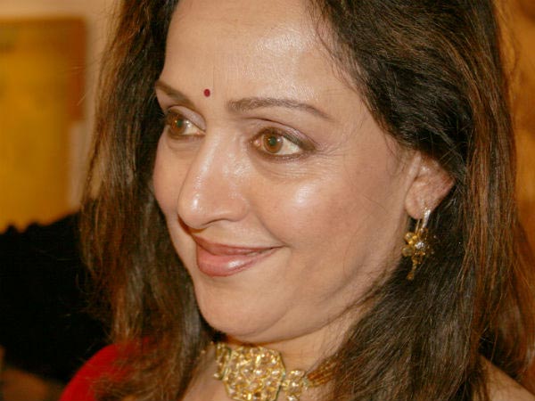 Dharmendra, Esha Deol & Hema Malini. Hema malini, Movie stars, Famous celebritie