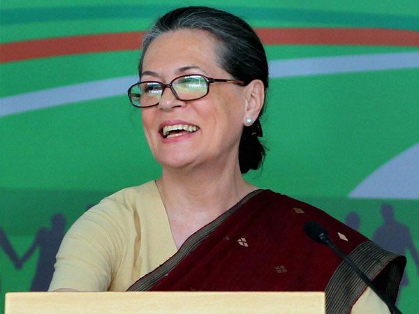 Sonia Gandhi takes dig at Narendra Modi Sonia Gandhi takes dig at Narendra Modi