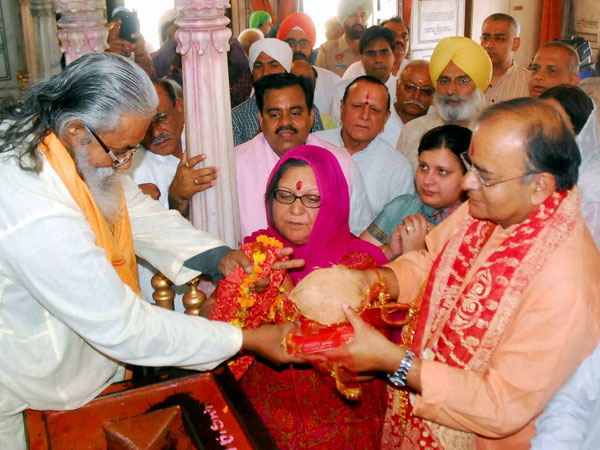Amritsar Arun Jaitley alongwith his wife Sangeeta