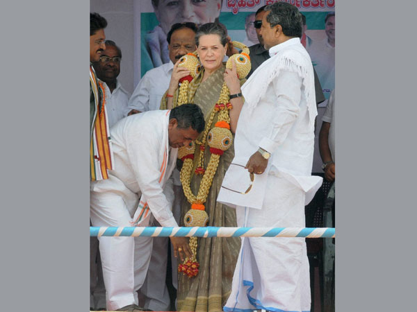K H Muniyappa seeks blessings of party President Sonia Gandhi