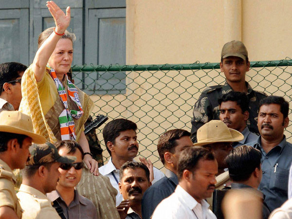 Sonia Gandhi meeting supporters during an election rally
