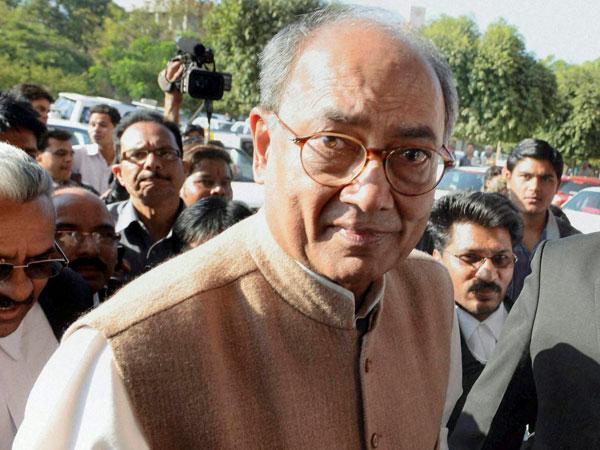 Modi a liar, should be booked for 'false' affidavit: Digvijay