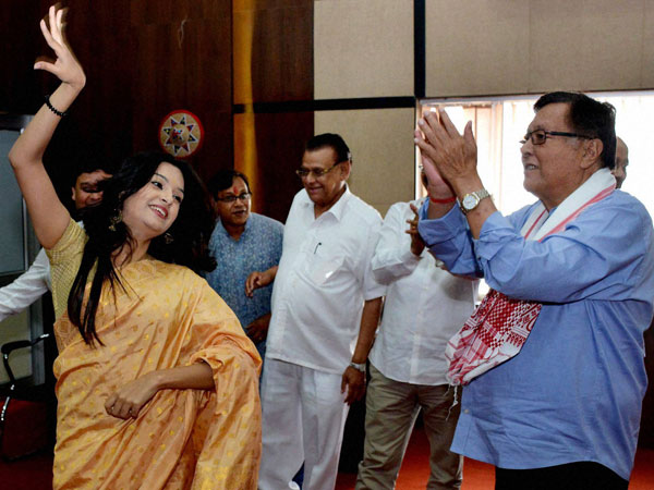 Robin Bordoloi participates in Rongali Bihu celebrations