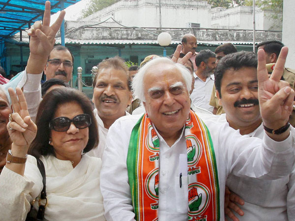Sibal moves EC against Swamy Sibal moves EC against Swamy