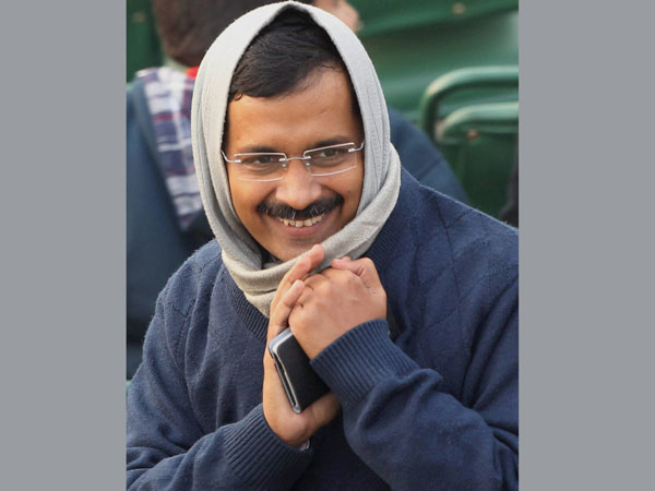 Kejriwal tries to woo Varanasi