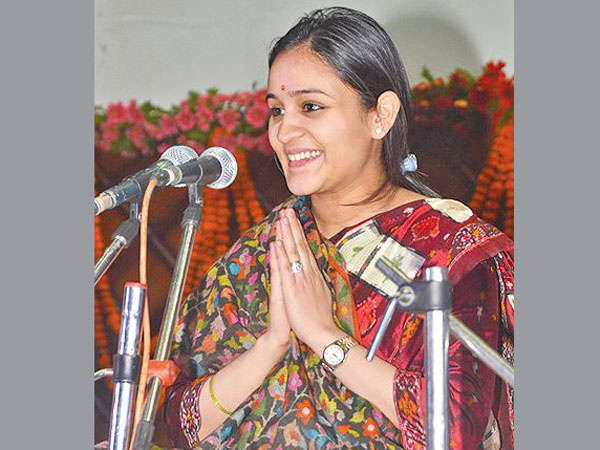 Mulayam's kin wants death for rapists