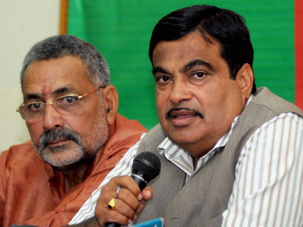 Nitin Gadkari addressing a press conference