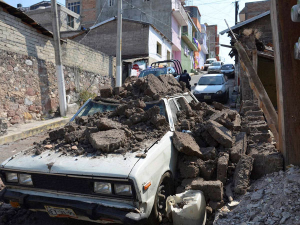 quake hits Mexico