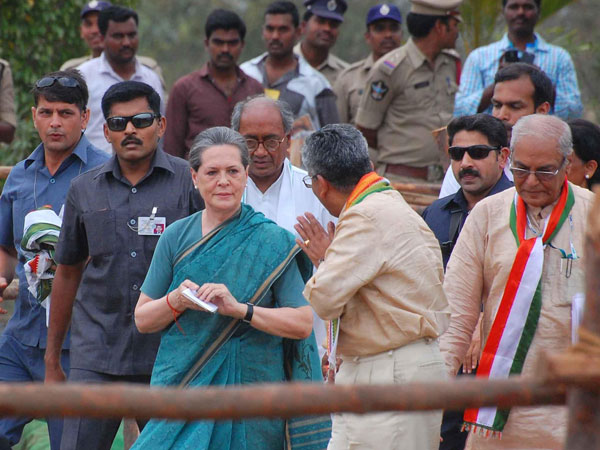 Congress president Sonia Gandhi arrives at the venue