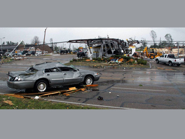 Tornadoes rip across US