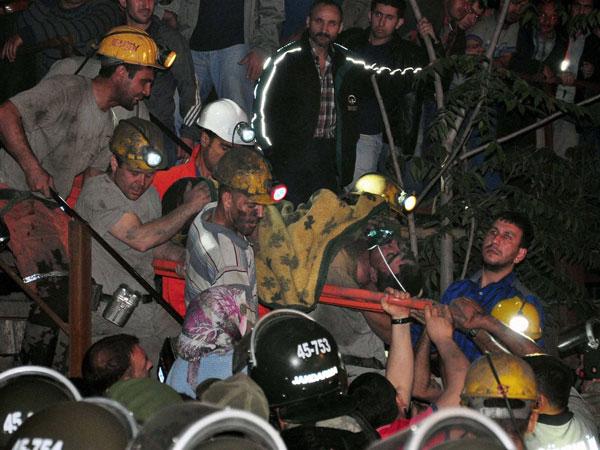 Violent protest in Turkish town where miners died